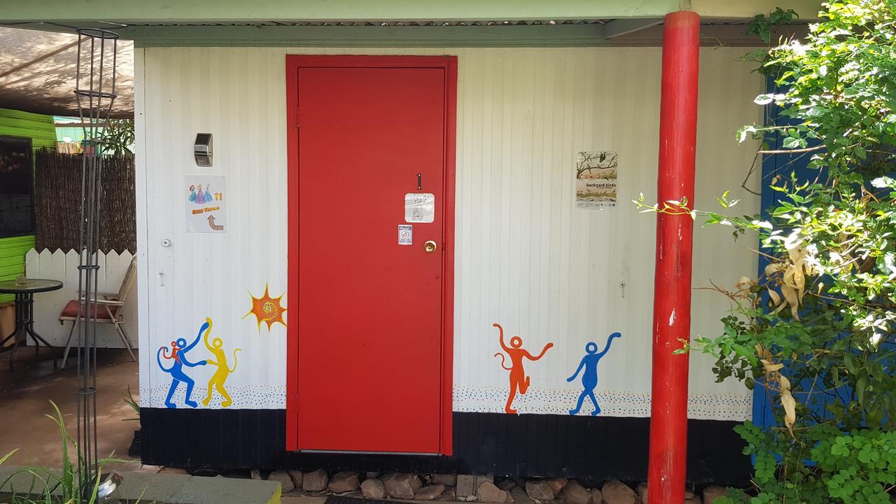 Alice'S Secret Travellers Inn Alice Springs Luaran gambar