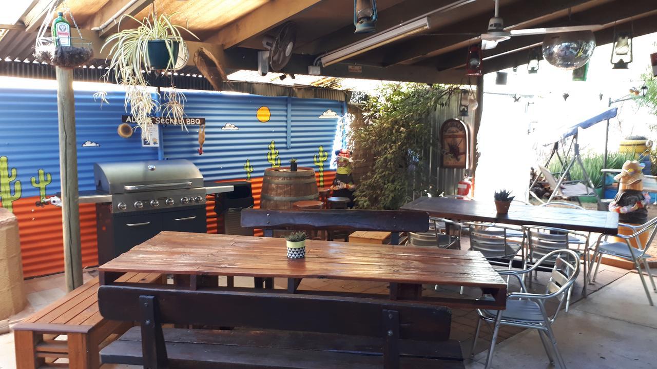 Alice'S Secret Travellers Inn Alice Springs Luaran gambar